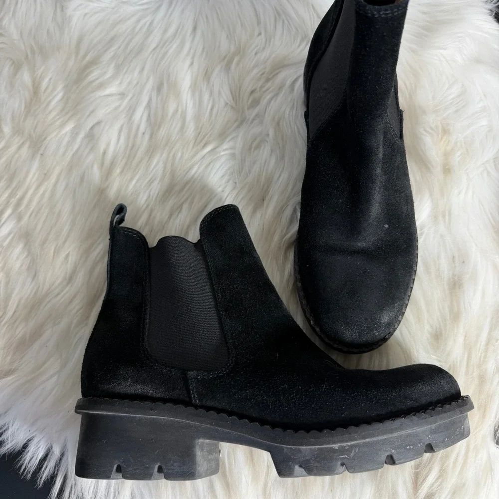 L'Amour‎ Des Pieds Black Suede Chelsea Boots Lug Sole Platform Ankle Booties